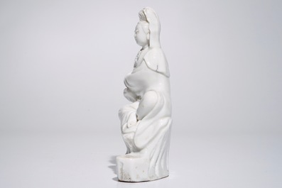 Un mod&egrave;le d'une Guanyin sur un rocher en blanc de Chine de Dehua, 18&egrave;me