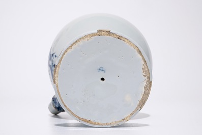 Een blauw-witte Delftse siroopkan &quot;E5:Rad:Aper:&quot;, 18e eeuw