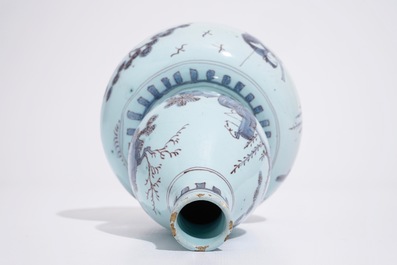 A Dutch Delft double gourd chinoiserie vase in blue and manganese, late 17th C.