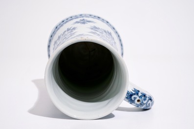 A Dutch Delft blue and white mug with lotus scrolls in Ming-style, late 17th C.