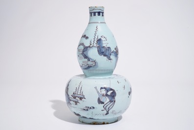 A Dutch Delft double gourd chinoiserie vase in blue and manganese, late 17th C.