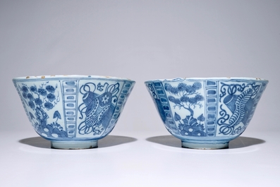 A pair of Dutch Delft blue and white bowls in Wanli-style, late 17th C.