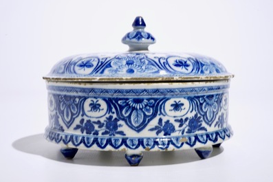 A round Dutch Delft blue and white spice box and cover, 18th C.