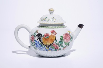 A Chinese famille rose rooster teapot, Yongzheng
