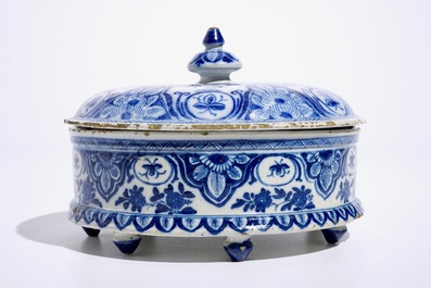 A round Dutch Delft blue and white spice box and cover, 18th C.