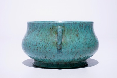 Een Chinese wierookbrander met robin's egg glazuur, Yongzheng merk, 19/20e eeuw