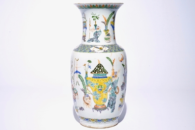 A Chinese Canton verte vase with incense burners, 19th C.