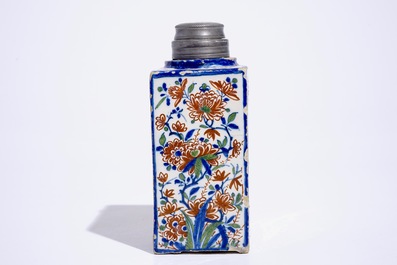 A rectangular Dutch Delft cashmire palette tea caddy with pewter lid, ca. 1700