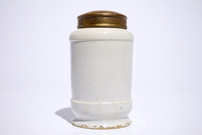 A polychrome Dutch Delft albarello-shaped pharmacy drug jar, 18th C.
