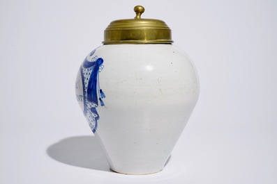 A blue and white Brussels faience tobacco jar with brass cover, 18th C.