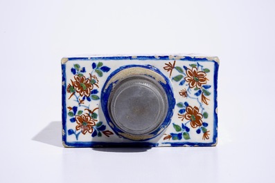 A rectangular Dutch Delft cashmire palette tea caddy with pewter lid, ca. 1700