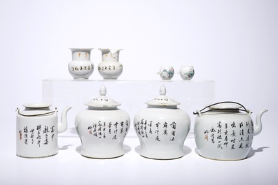 A collection of Chinese qianjiang cai and famille rose vases, teapots and cups, 19/20th C.