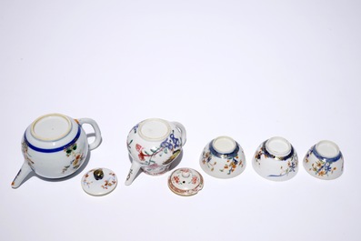 A Chinese famille verte teapot with 3 cups, Kangxi and a famille rose rooster teapot, Yongzheng