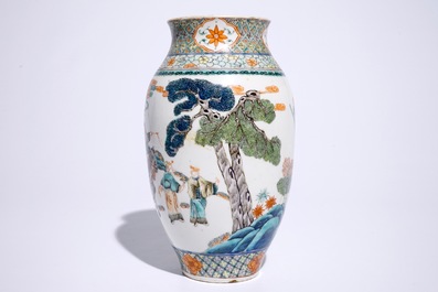 A Chinese famille verte ovoid jar with warriors, 19th C.