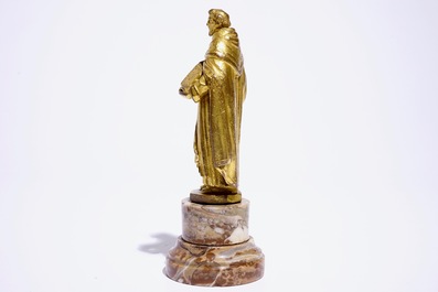 Un mod&egrave;le d'un saint en bronze dor&eacute; sur socle en marbre, 17&egrave;me