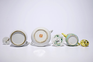 Trois th&eacute;i&egrave;res couvertes en porcelaine de Chine, 19&egrave;me