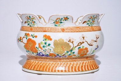 A large Chinese verte-imari monteith in 18th C. style, modern