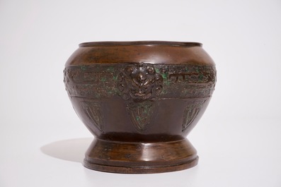 A Chinese bronze alms bowl, Xuande mark, 19/20th C.