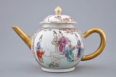 Une th&eacute;i&egrave;re en porcelaine de Chine famille rose &agrave; d&eacute;cor mandarin et deux supports de cuill&egrave;res, Qianlong