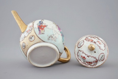A Chinese famille rose mandarin teapot and two spoon trays, Qianlong