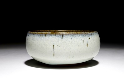 Un bol en porcelaine de Chine de type jun, 19/20&egrave;me