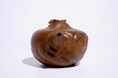 A Chinese Yixing stoneware teapot and cover with dragons, 19/20th C.