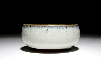 A Chinese jun-type glazed bowl, 19/20th C.