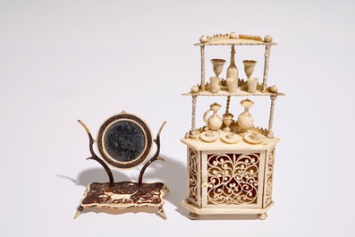 Un ensemble de mobilier miniature pour une maison de poup&eacute;e, France, 19&egrave;me