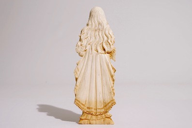 Un mod&egrave;le indo-portugais d'une Vierge en ivoire sculpt&eacute;, Goa, 18&egrave;me