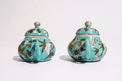 Een paar Chinese miniatuur theepotten en deksel in Dayazhai stijl, 19e eeuw