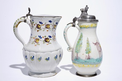 Deux chopes aux couvercles en &eacute;tain en fa&iuml;ence polychrome, Nord de la France et Autriche, 18&egrave;me