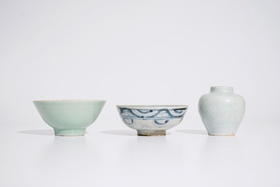 A Chinese blue and white bowl, an incised celadon vase and a celadon bowl, Ming and 19th C.