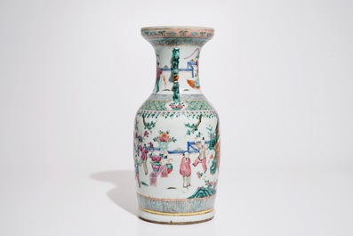A Chinese famille rose vase with playing boys, 19th C.
