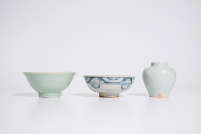 A Chinese blue and white bowl, an incised celadon vase and a celadon bowl, Ming and 19th C.