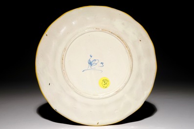 An Italian maiolica putto plate, Cantagalli, 19th C.