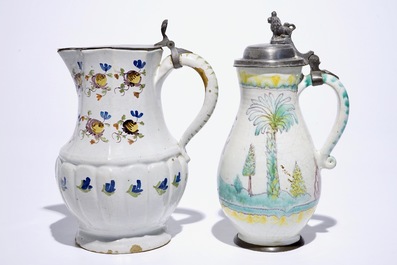 Deux chopes aux couvercles en &eacute;tain en fa&iuml;ence polychrome, Nord de la France et Autriche, 18&egrave;me