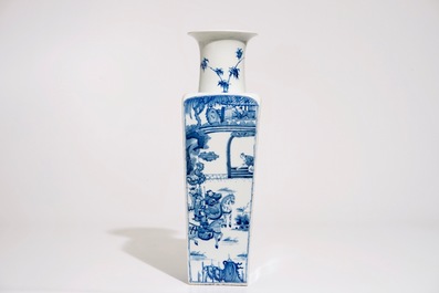 Een blauw-witte vierkante Chinese vaas, Kangxi merk, 19/20e eeuw