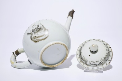 A group of Chinese and Japanese tea wares, incl. a teapot, four cups and three saucers, Kangxi and later