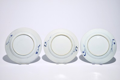 Zes Chinese blauw-witte schotels met de Qiao zussen, Kangxi/Yongzheng