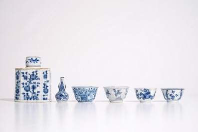 A varied lot of Chinese blue and white porcelain, Kangxi/Qianlong