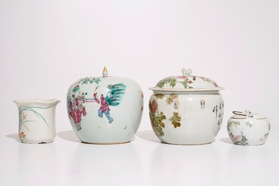 A varied lot of Chinese famille rose and qianjiang cai porcelain, 19/20th C.