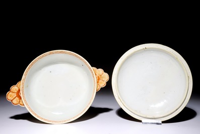 A Chinese export porcelain &ldquo;Pompadour&rdquo; two-handled porringer and cover, ca. 1745