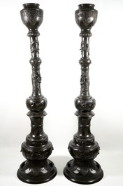 Une paire de colonnes d'&eacute;clairage en bronze, Japon, Meiji, 19&egrave;me