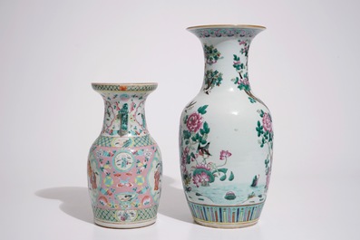 Deux vases en porcelaine de Chine famille rose, 19&egrave;me