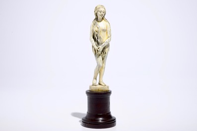 Un mod&egrave;le d'une Vierge en ivoire sculpt&eacute;, dans le style d'Erhart Gregor, Allemagne, 16/17&egrave;me