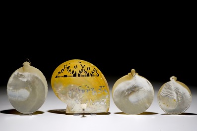 Vier ajour bewerkte parelmoer schelpen, Bethlehem, Heilig Land, 19e eeuw