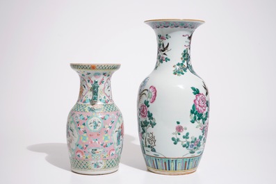 Deux vases en porcelaine de Chine famille rose, 19&egrave;me