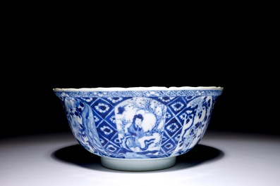 A Chinese blue and white Kangxi-style bowl, 19th C.