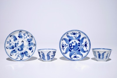 Twaalf Chinese blauw-witte koppen en schotels met lange Lijzen, Kangxi