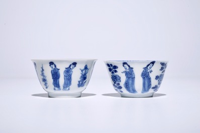 Twaalf Chinese blauw-witte koppen en schotels met lange Lijzen, Kangxi